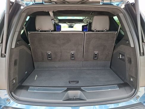 Used 2025 Cadillac Escalade Premium Luxury Platinum AWD/4WD image 30