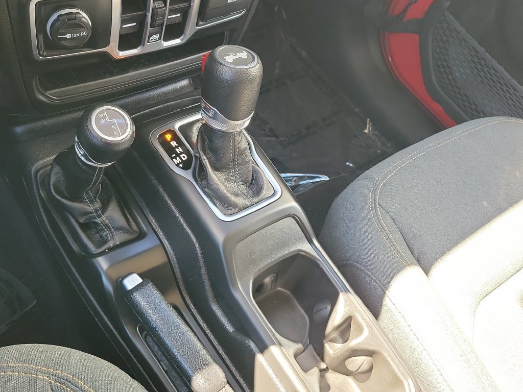 Used 2025 Jeep Wrangler Unlimited Sport AWD/4WD image 19