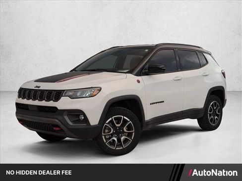 Used 2024 Jeep Compass Trailhawk AWD/4WD image 1