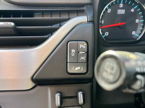 Used 2017 GMC Yukon SLE w/ Convenience Package image 12