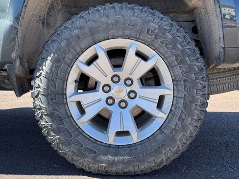 Used 2018 Chevrolet Colorado LT image 11