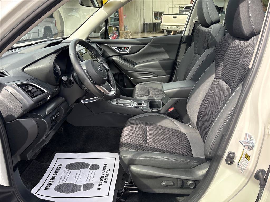 Used 2024 Subaru Forester Premium AWD/4WD image 9