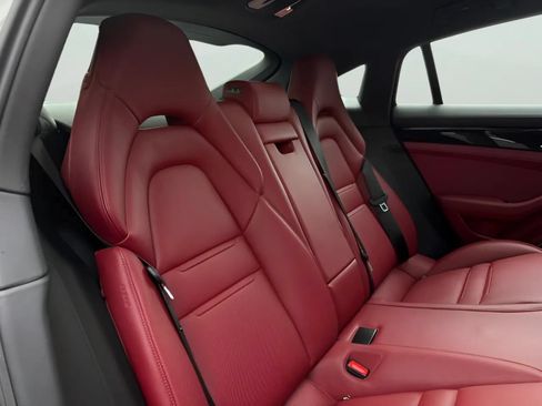 Used 2021 Porsche Panamera image 36