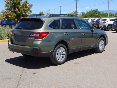 Used 2019 Subaru Outback 2.5i Premium AWD/4WD image 4