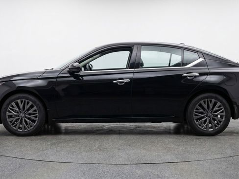 Used 2025 Nissan Altima 2.5 SV FWD image 5