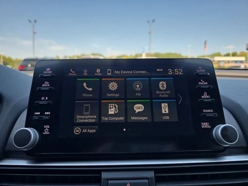 Used 2018 Honda Accord Sport image 25