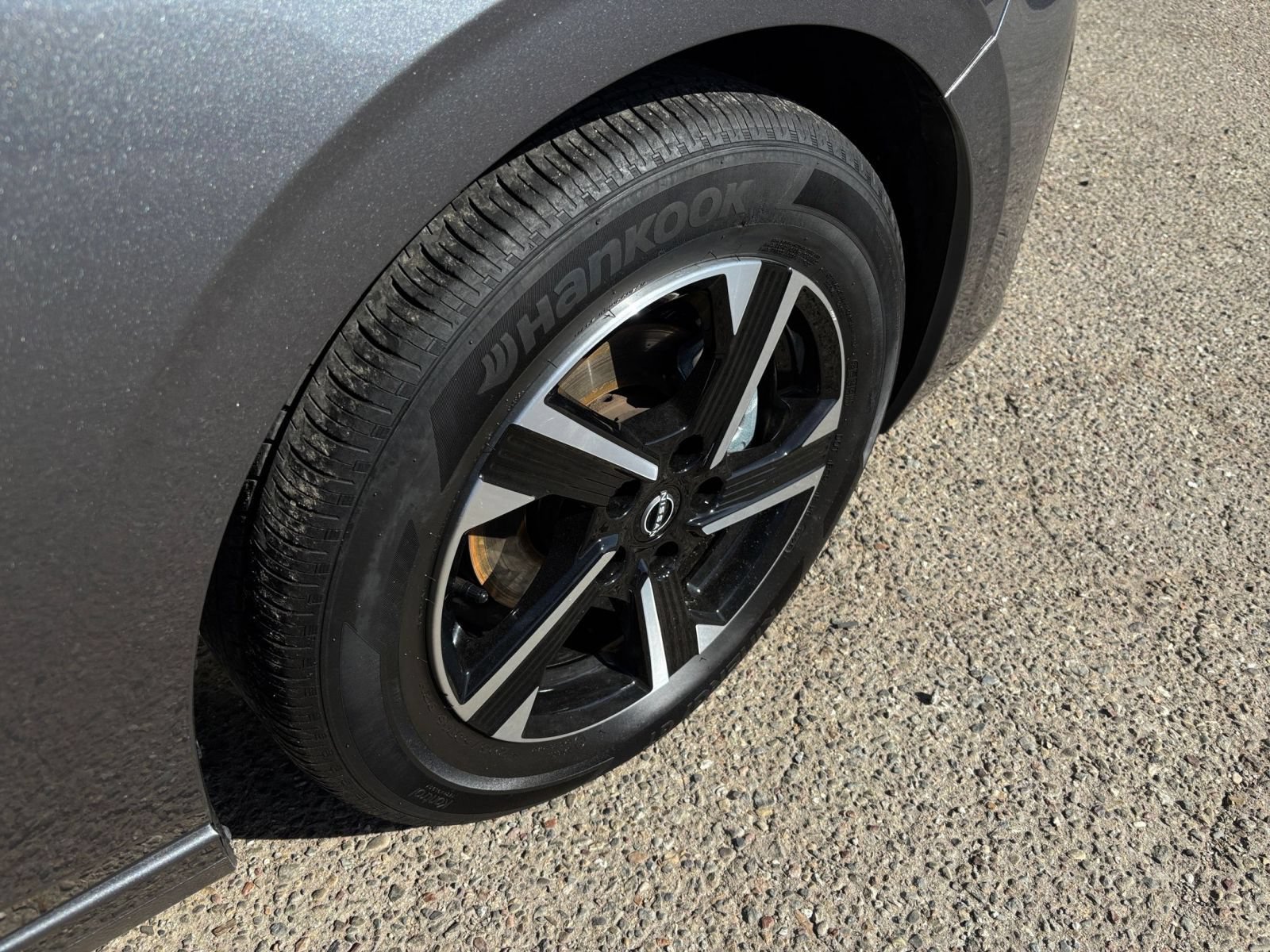 Used 2025 Nissan Sentra SV FWD image 28