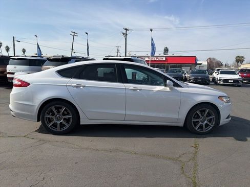 Used 2016 Ford Fusion SE image 4