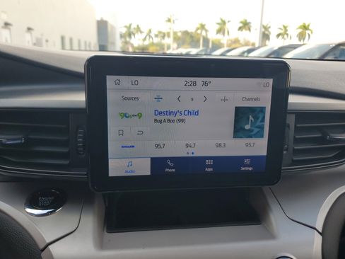 Used 2023 Ford Explorer XLT image 26