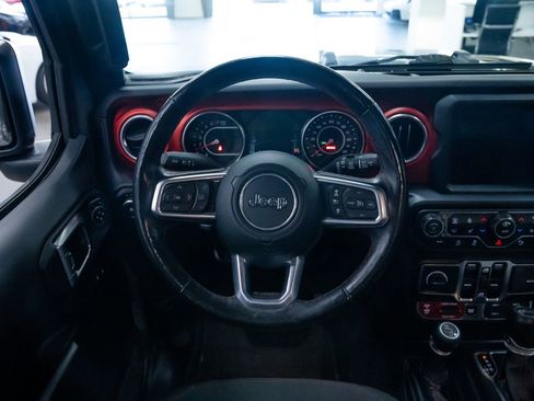 Used 2019 Jeep Wrangler Unlimited Rubicon w/ Dual Top Group AWD/4WD image 11