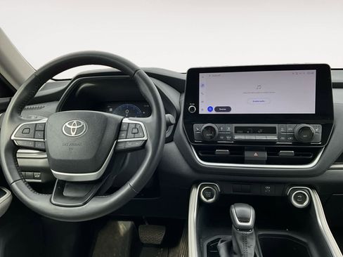 Used 2024 Toyota Grand Highlander XLE image 15