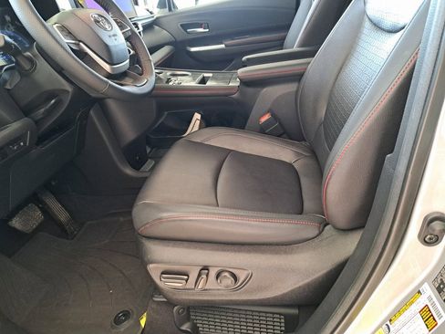 Used 2025 Toyota Sienna XSE image 27