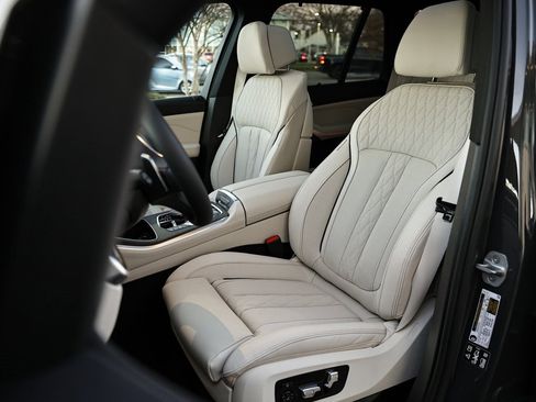 New 2026 BMW X5 xDrive40i w/ M Sport Package image 21