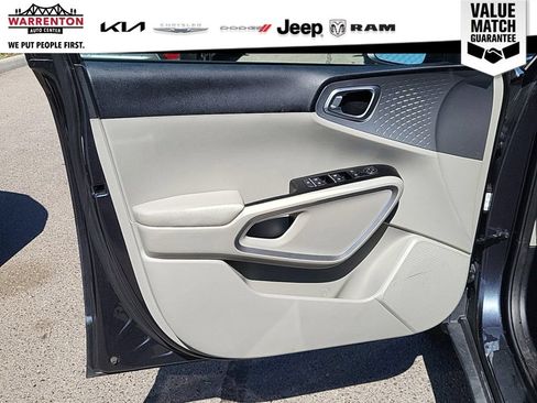 Used 2022 Kia Soul LX FWD image 26