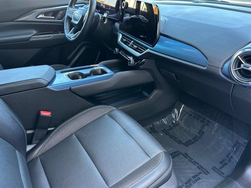 Used 2024 Chevrolet Equinox EV LT w/ LPO, Blackout Package FWD image 20