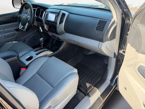 Used 2014 Toyota Tacoma 4x4 Double Cab image 26