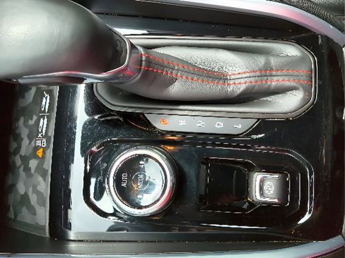 Used 2023 Chevrolet Colorado Z71 w/ Z71 Convenience Package 2 image 23