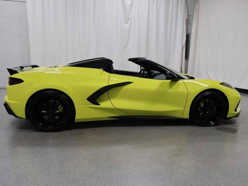 Used 2023 Chevrolet Corvette Stingray Premium Conv w/ Z51 Performance Package RWD image 10