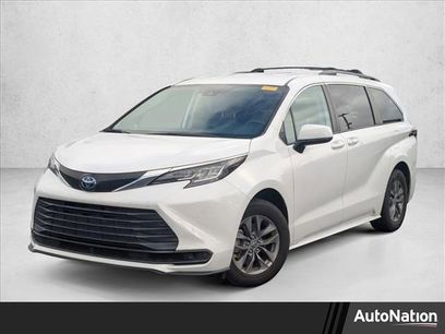 Used 2022 Toyota Sienna LE