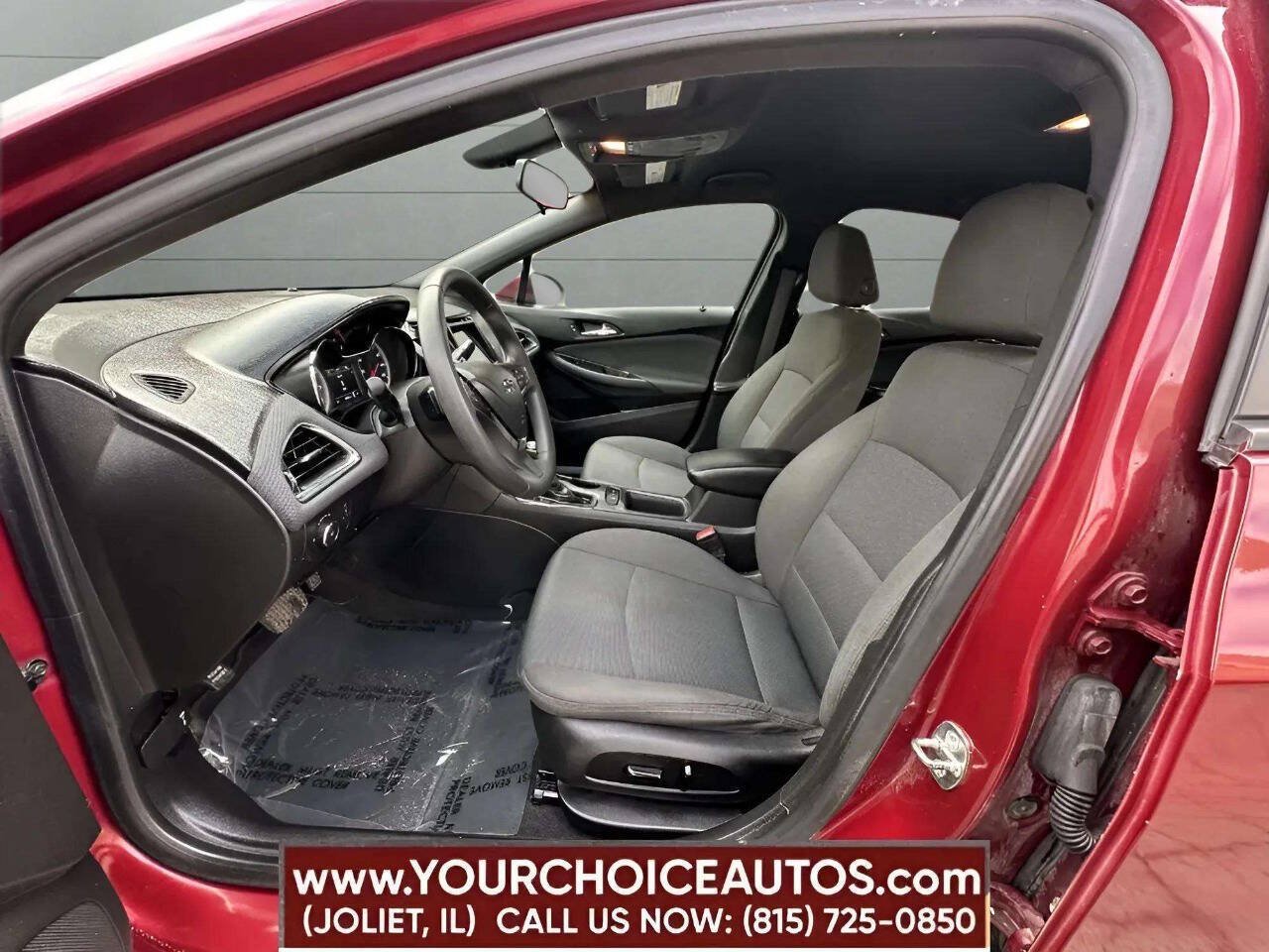 Used 2019 Chevrolet Cruze LT w/ Convenience Package FWD image 45
