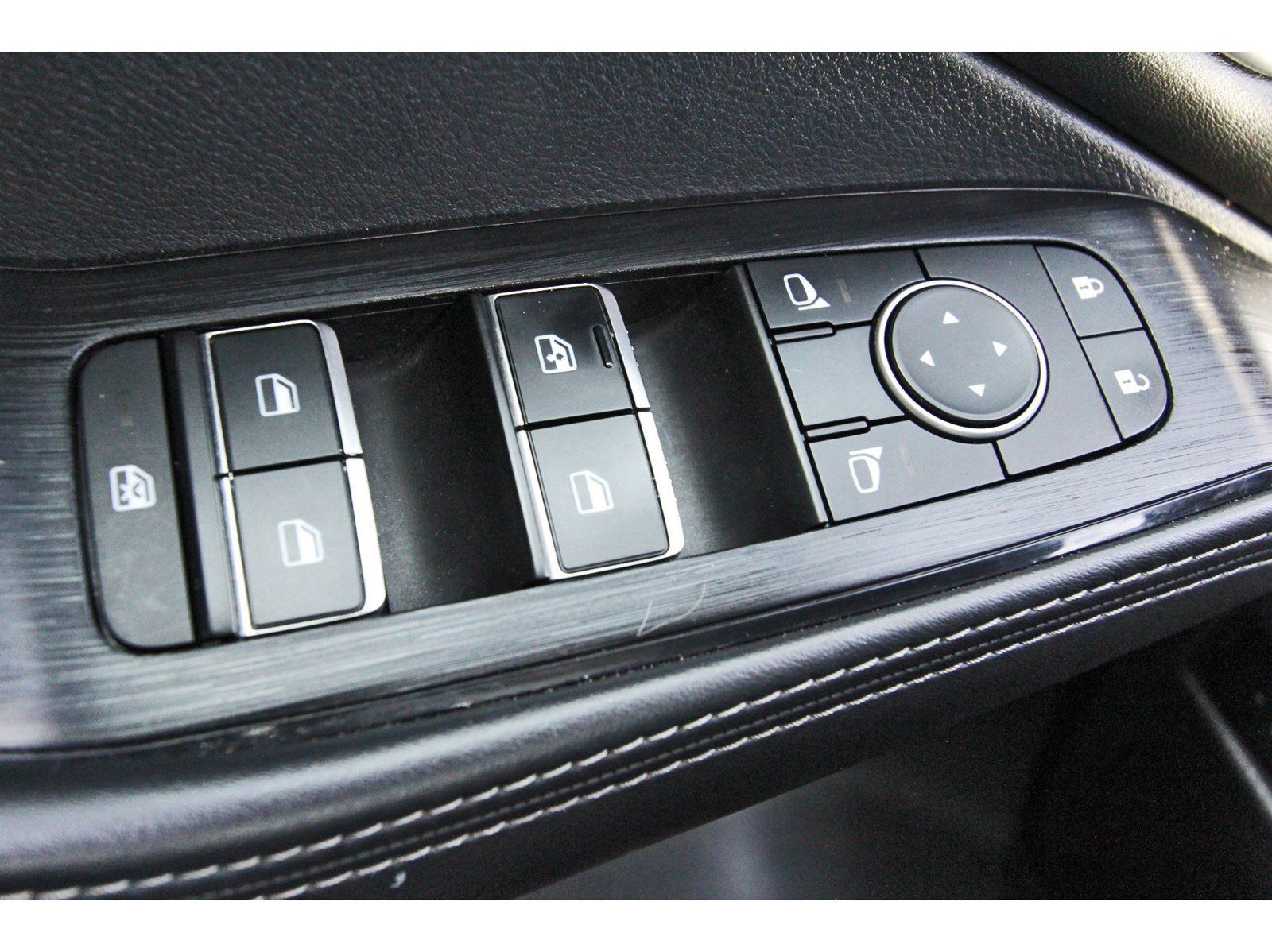 Used 2021 Nissan Rogue SL FWD image 22