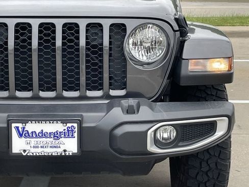 Used 2023 Jeep Gladiator Sport image 8