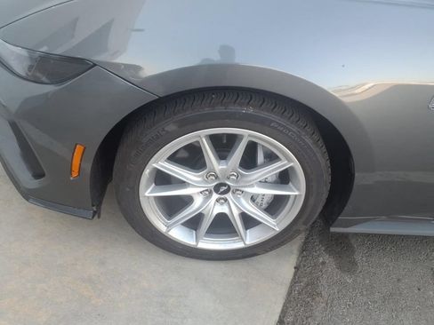 Used 2025 Ford Mustang GT Premium RWD image 7