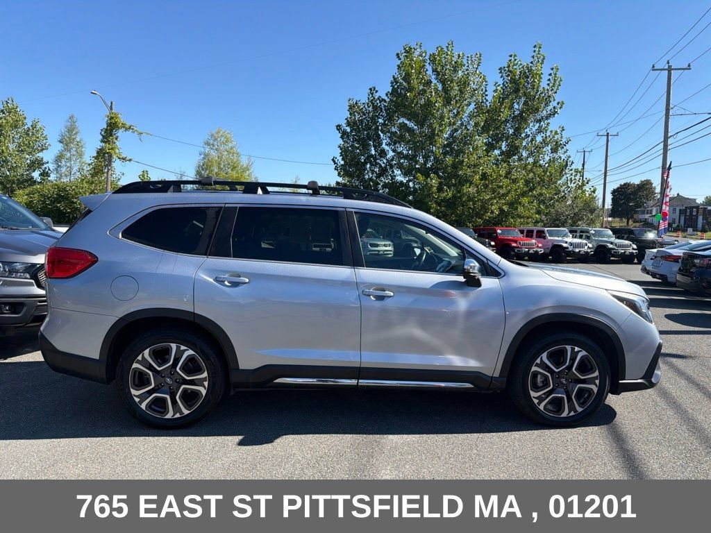 Used 2023 Subaru Ascent Limited w/ Technology Package AWD/4WD image 9
