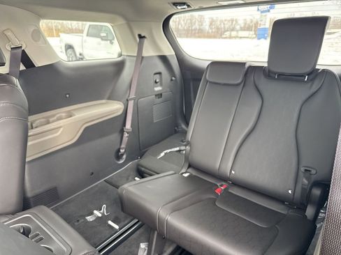 New 2026 Kia Carnival FWD image 25