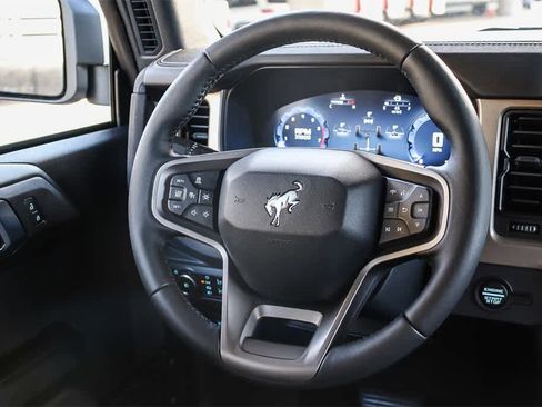 New 2025 Ford Bronco Outer Banks w/ Sasquatch Package image 15