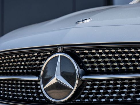 Used 2023 Mercedes-Benz E 350 Sedan image 13