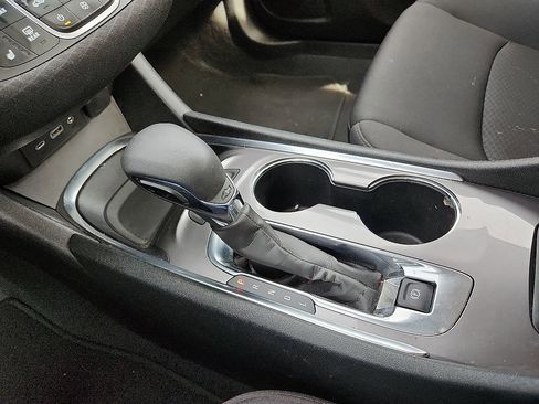 Used 2025 Chevrolet Malibu LT image 12