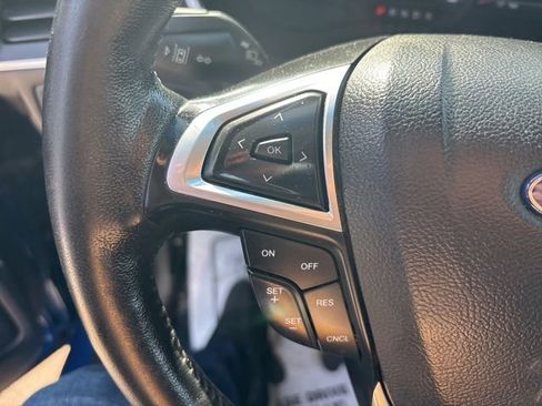 Used 2020 Ford Edge SEL image 17