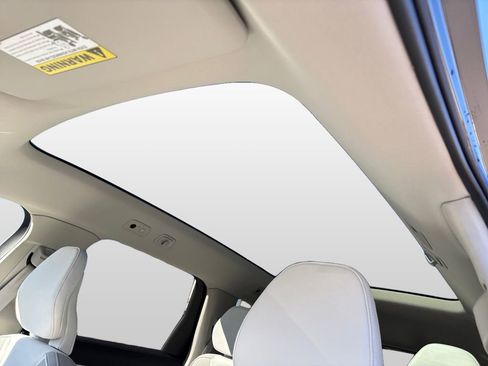 New 2025 Volvo EX90 Ultra w/ Protection Package Premier image 10