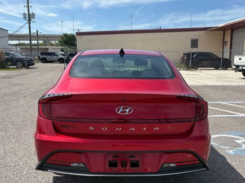 Used 2021 Hyundai Sonata SE w/ Preferred Accessory Package image 4