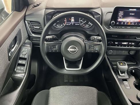 Used 2023 Nissan Rogue SV AWD/4WD image 19