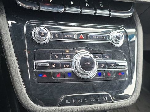Used 2022 Lincoln Corsair AWD w/ Equipment Group 101A image 30