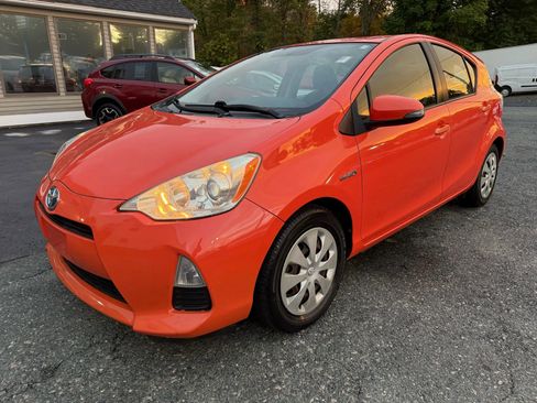 Used 2013 Toyota Prius C Two image 3