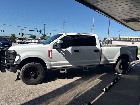 Used 2018 Ford F250 XL w/ Power Equipment Group AWD/4WD image 3