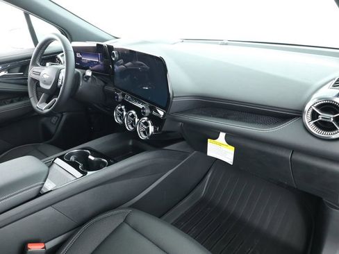 Used 2024 Chevrolet Blazer EV LT image 25