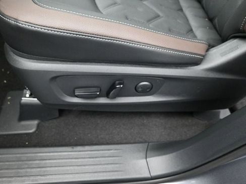 New 2026 Nissan Pathfinder Platinum image 26