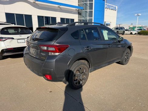 Used 2022 Subaru Crosstrek 2.5i Sport w/ Moonroof Package image 2