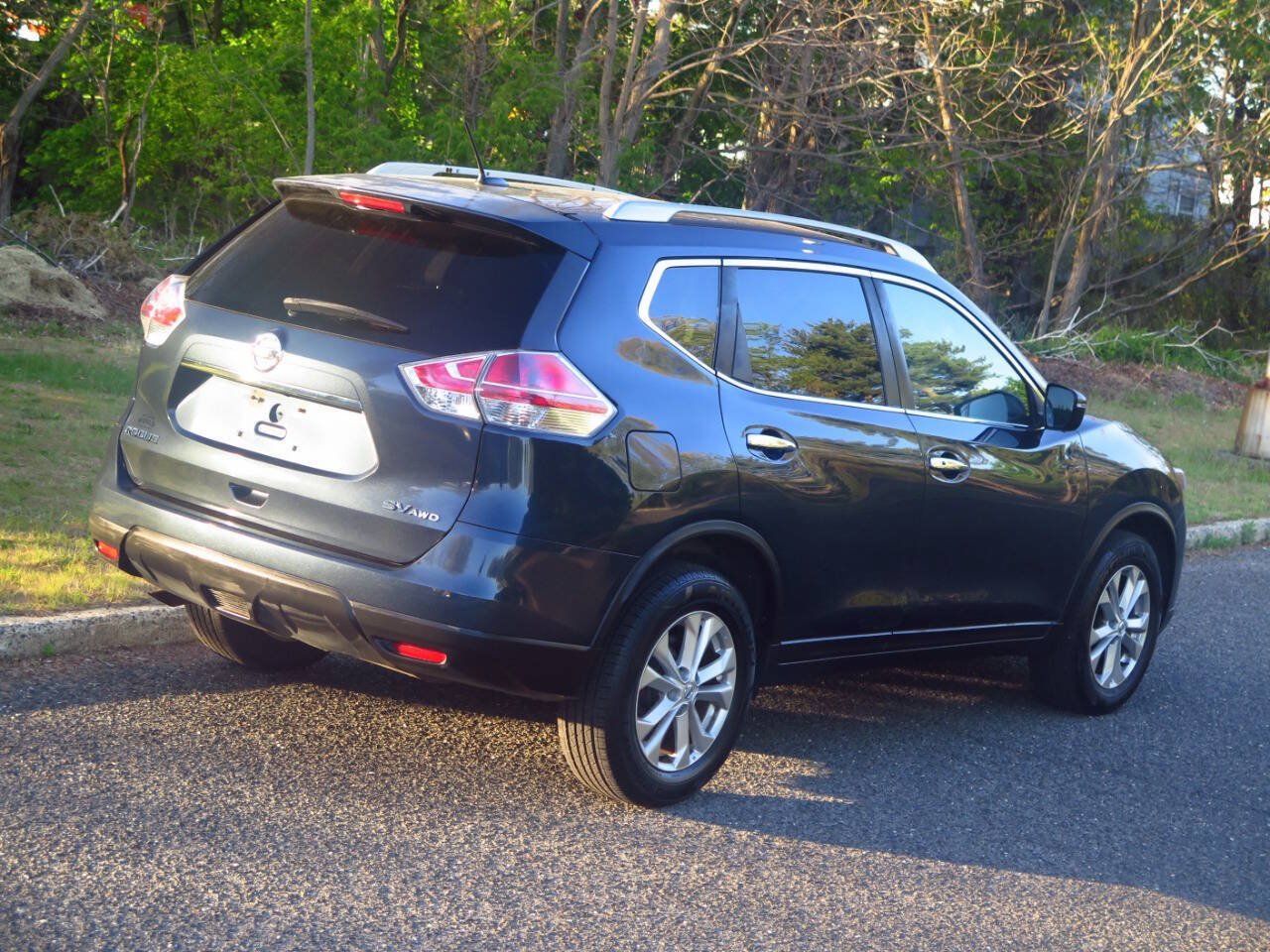 Used 2016 Nissan Rogue SV AWD/4WD image 24
