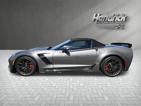 Used 2015 Chevrolet Corvette Z06 w/ 3LZ Preferred Equipment Group RWD image 9