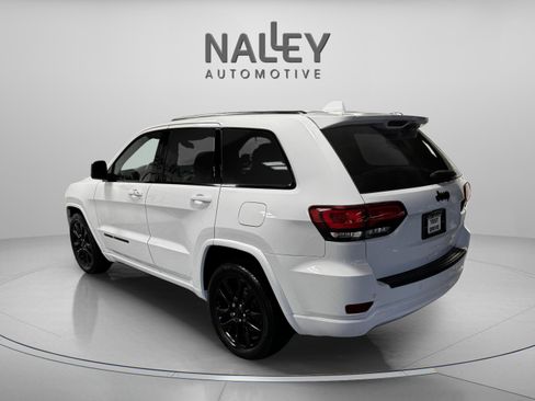Used 2021 Jeep Grand Cherokee Laredo X image 2