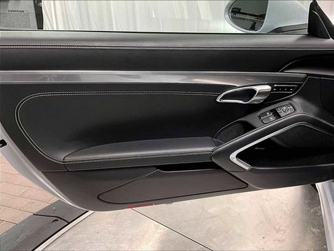 Used 2024 Porsche 718 Cayman image 23