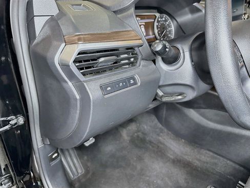 Used 2024 Nissan Altima 2.5 SV FWD image 14