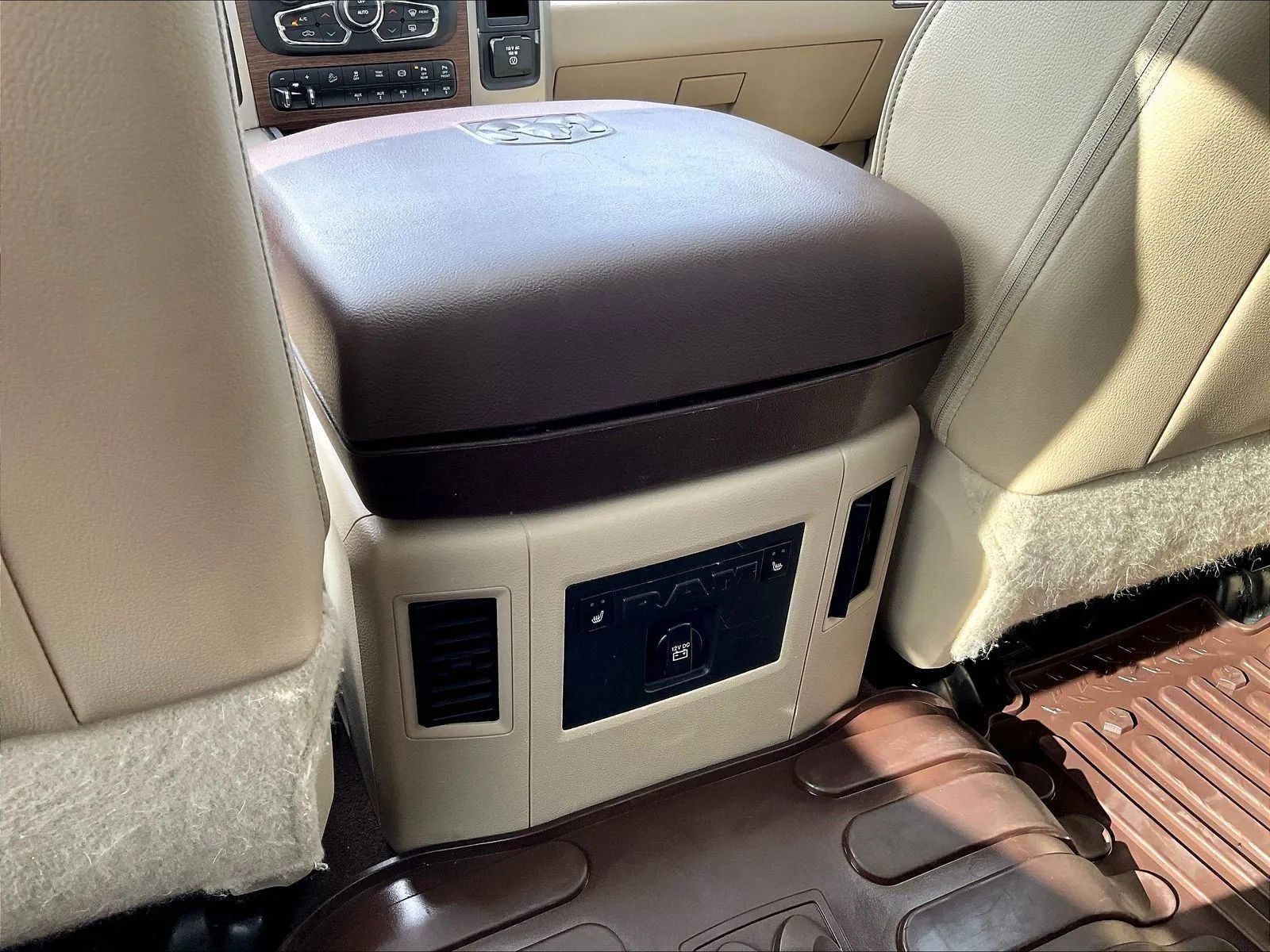 Used 2017 RAM 2500 Laramie w/ Snow Chief Group AWD/4WD image 19