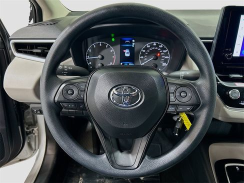 Used 2024 Toyota Corolla LE image 9