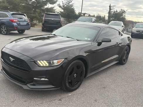 Used 2015 Ford Mustang Coupe image 21